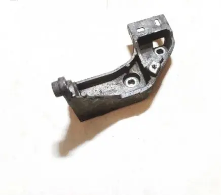 Volvo S40, V40 Engine mounting bracket 8200055566