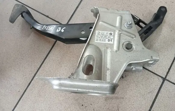 Volkswagen Eos Brake pedal 1K1721057AD