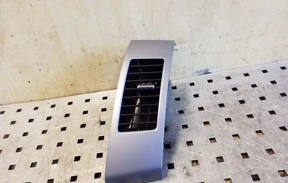 Mitsubishi Outlander Dash center air vent grill GN71114270