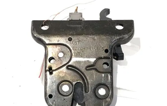 Audi A3 S3 8P Tailgate exterior lock 