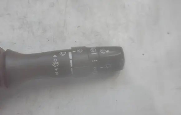 Toyota Verso Wiper control stalk 17F525 05210