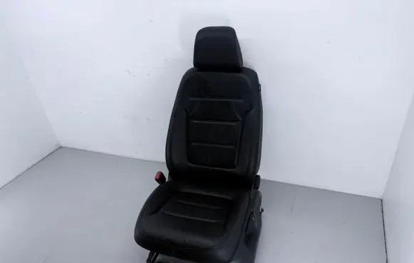 Volkswagen Touareg II Front driver seat