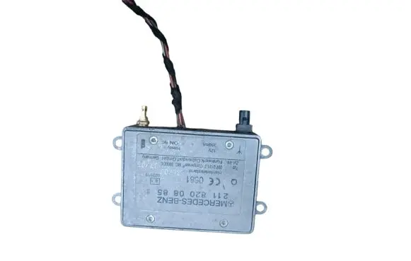 Mercedes-Benz R W251 Antenna control unit 2118200885