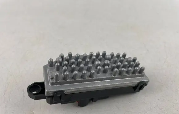 Volkswagen Golf VIII Heater blower motor/fan resistor 5WA907521