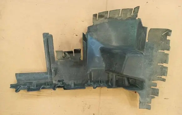 Peugeot 5008 Intercooler air guide/duct channel 9670111980