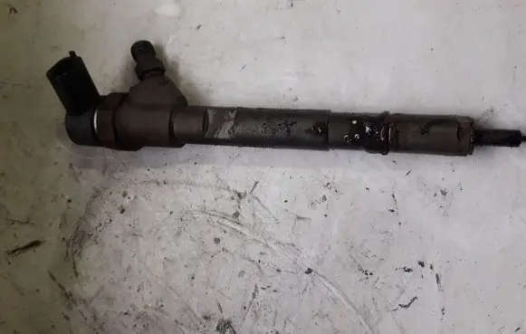 Jeep Cherokee Fuel injector