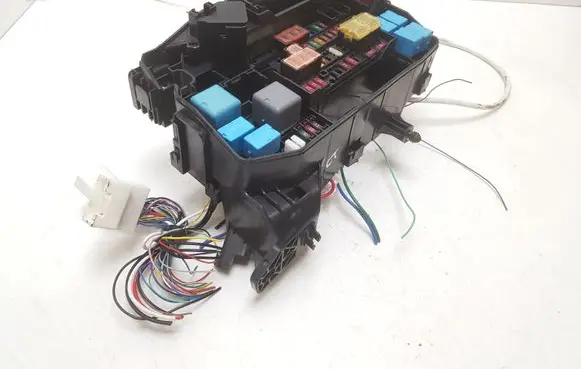 Lexus CT 200H Fuse module