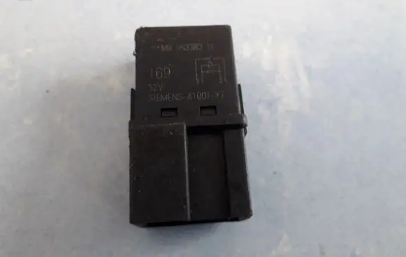Volvo S40, V40 Other relay mb9533821l mb953382