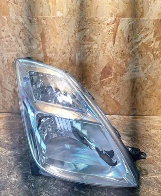 Toyota Prius (XW20) Headlight/headlamp
