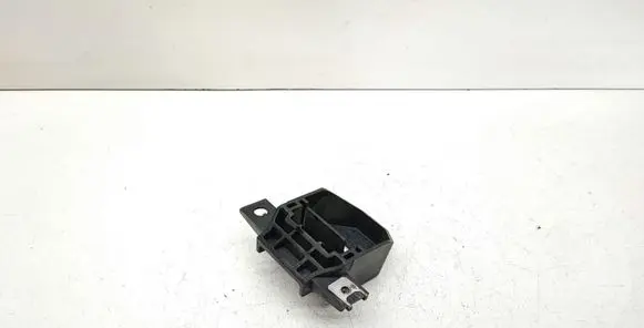 BMW X1 E84 Radiator mount bracket 7591647