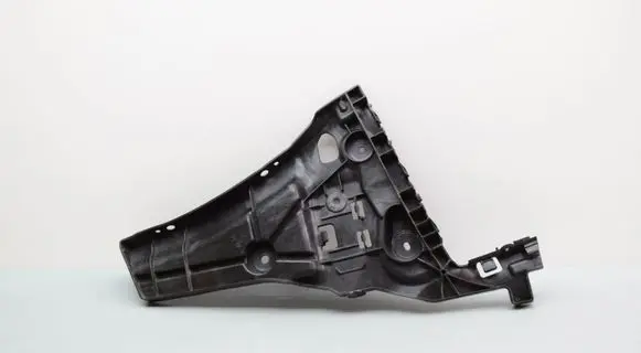 Rear bumper mounting bracket