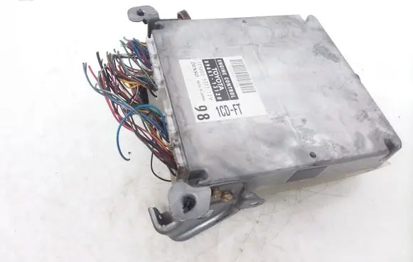 Toyota Corolla Verso E121 Engine control unit/module 8966113120 1758005371