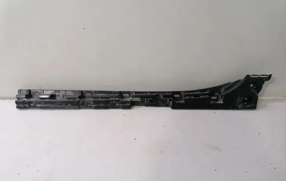 Sill/side skirt trim