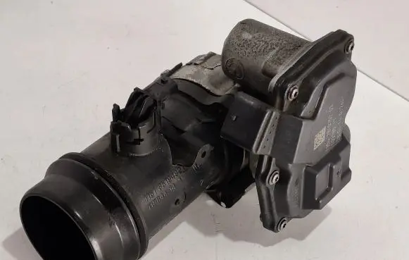 BMW 2 F22 F23 Mass air flow meter 8519492 7810752