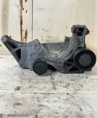 BMW 3 E90 E91 Generator/alternator bracket 7802639 11167802639