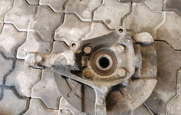 Volvo S80 Front wheel hub spindle knuckle 9461943