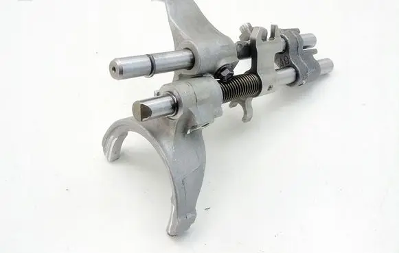 Mitsubishi Space Star Gear selector/shifter in gearbox 