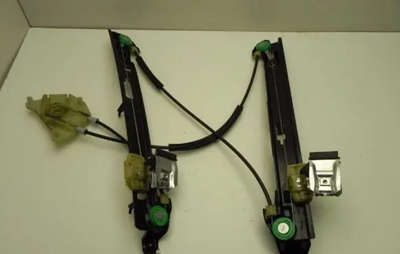 Seat Leon (1P) Front door window regulator with motor 984013 I5701