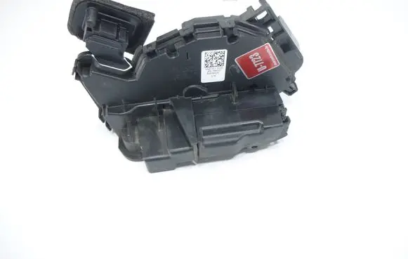 Volkswagen PASSAT B8 Front door lock 5NB837016D N05549 JPS180321