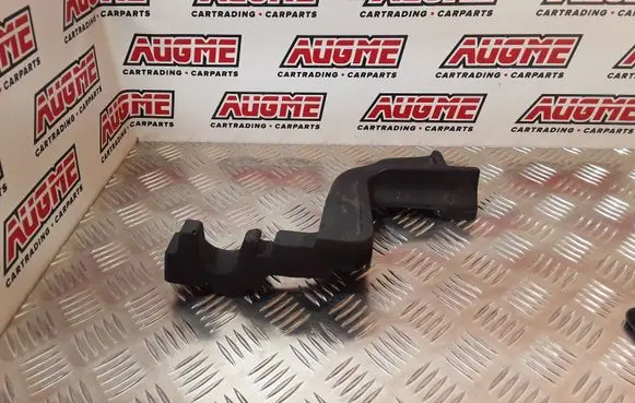 Engine bonnet/hood sound/heat insulation