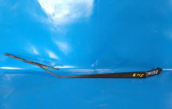 Suzuki SX4 Front wiper blade arm 3833054L01
