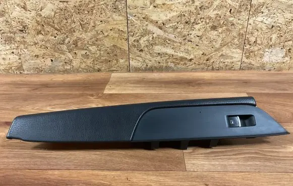 Volkswagen Touareg II Other rear door trim element 7P6867376