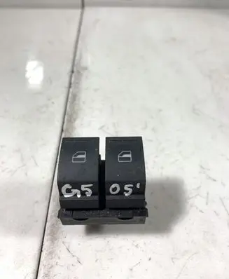 Volkswagen Golf V Electric window control switch 1K3959857C