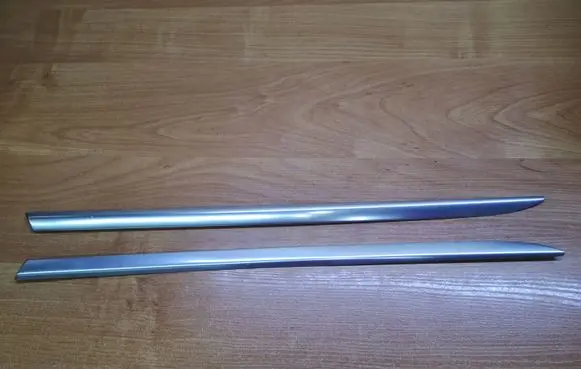 Rear side glass trim