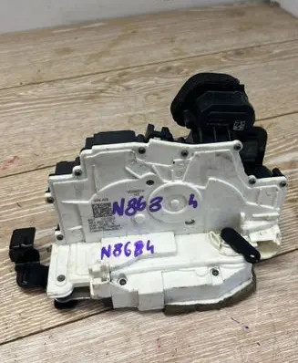 Audi Q8 Front door lock 4K1837015L V038314