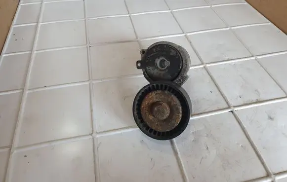 Skoda Fabia Mk1 (6Y) Alternator belt tensioner 03E903133