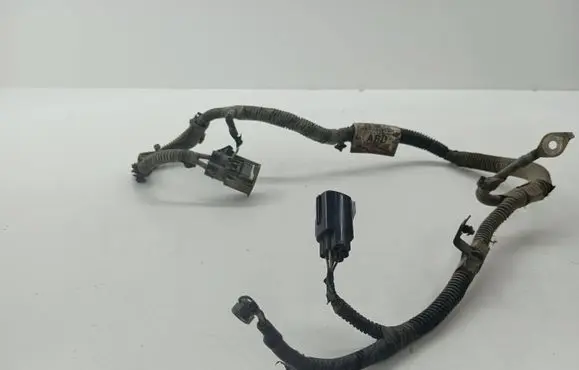 Ford Focus Wires (generator/alternator) AV6T3C221