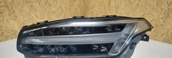 Volvo XC90 Headlight/headlamp 31468918 3641240
