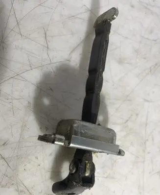 Toyota Yaris Front door check strap stopper