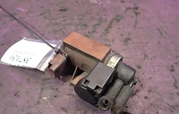 Peugeot 407 Vacuum valve 