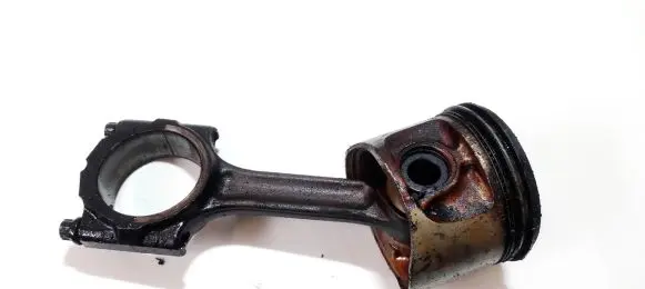 Volvo V70 Piston with connecting rod