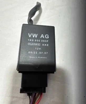 Volkswagen PASSAT B7 Fuel injection pump control unit/module 1K0906093F