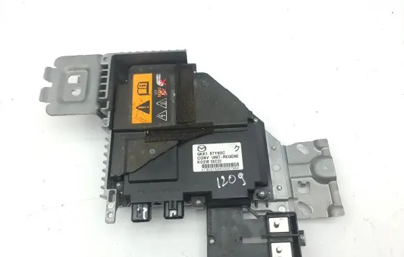 Mazda 6 Voltage converter/converter module GKK167Y60C