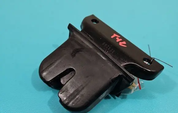 Audi A3 S3 8L Tailgate/trunk/boot lock/catch/latch 8L0827505E IMPRK1389032