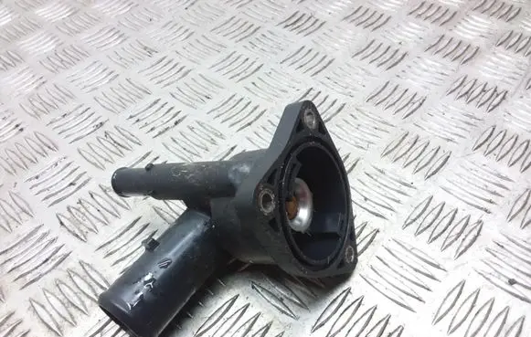 Toyota Prius+ (ZVW40) Engine coolant pipe/hose