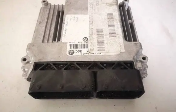 BMW 1 E81 E87 Engine control unit/module 0281014239