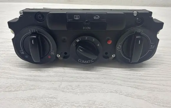 Volkswagen Golf V Climate control unit