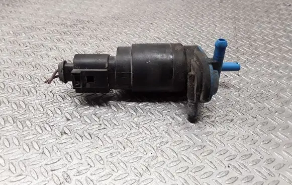 Mercedes-Benz A W169 Windscreen/windshield washer pump 2108691021