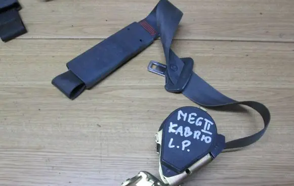 Renault Megane II Front seatbelt