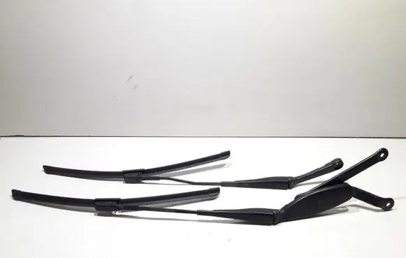 Mercedes-Benz C W205 Front wiper blade arm A2058240219