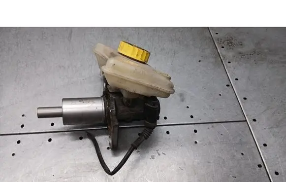 Audi A6 Allroad C5 Master brake cylinder 32067009-4