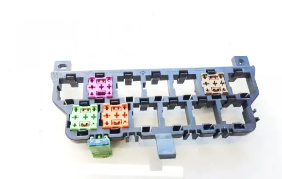 Volkswagen Golf IV Fuse box set 8D0937503E