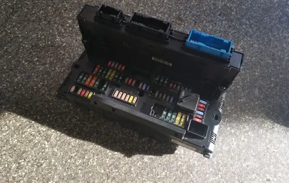 BMW 7 F01 F02 F03 F04 Fuse module 9151320 915132002
