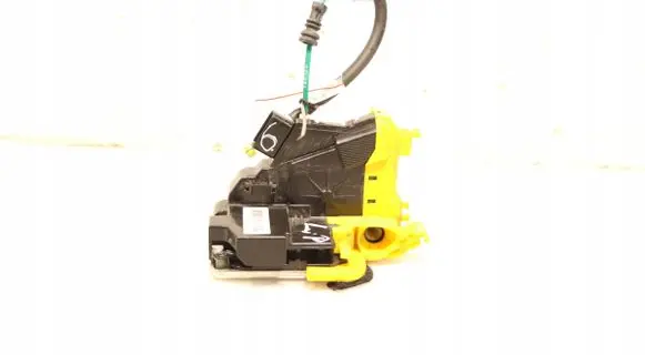 Hyundai i30 Front door lock 