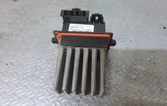 Chrysler Pacifica Heater blower motor/fan resistor 05061587AA