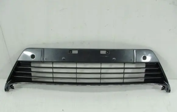 Toyota Auris E180 Front bumper lower grill 53112